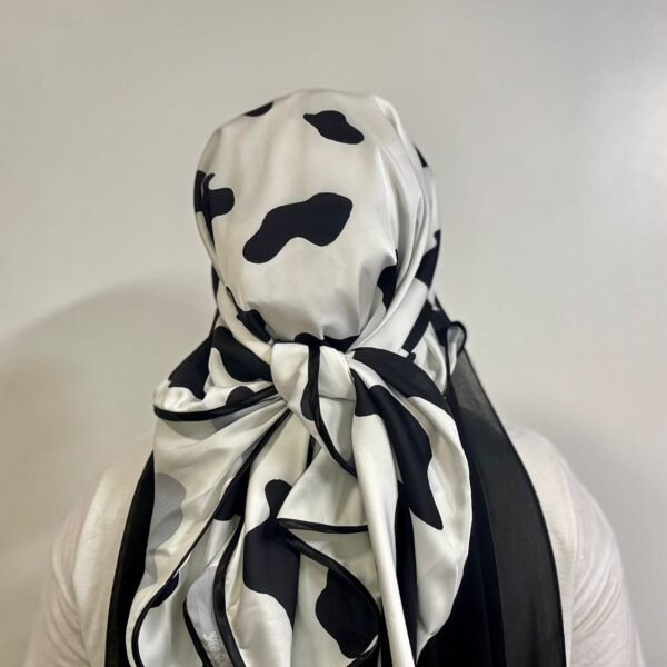 Satin Scarf Set -cow-