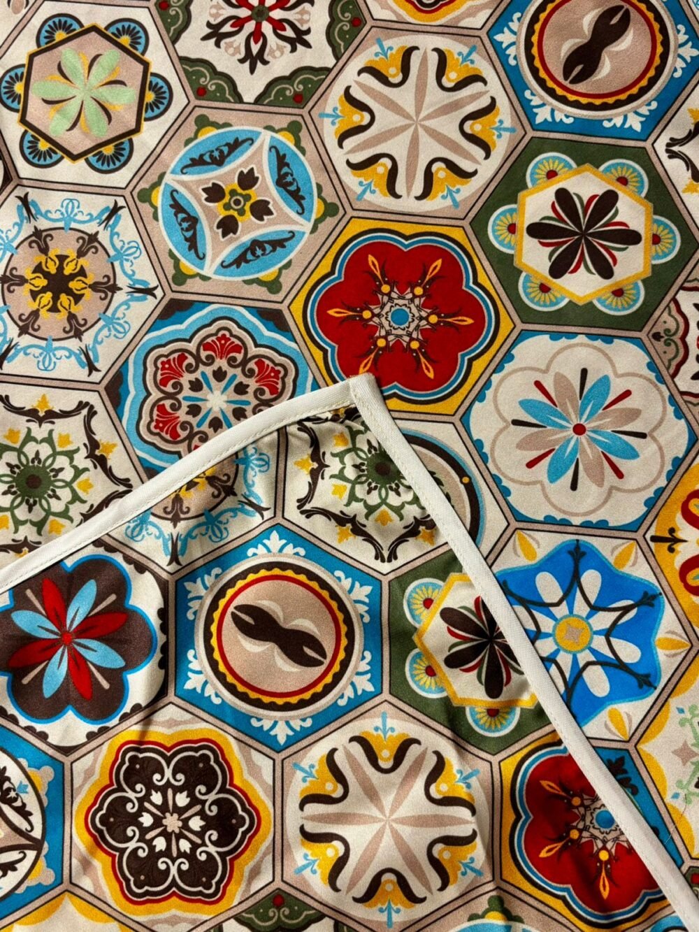 Satin Scarf Set -Geometric- - Image 4